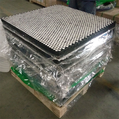 Cnの採鉱のコンベヤーのための接着の層の陶磁器の摩耗はさみ金のアルミナのセラミック タイル
